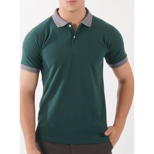 Polo Deportivo Verde Oscuro para Hombre con Panel en Contraste