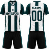Conjunto Deportivo Blanco y Verde Bosque a Rayas